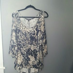 Cold shoulder tunic top